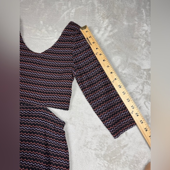 Lovers + Friends Love Connection Bodycon Cutout Chevron Mini Dress Size XS - Picture 9 of 16